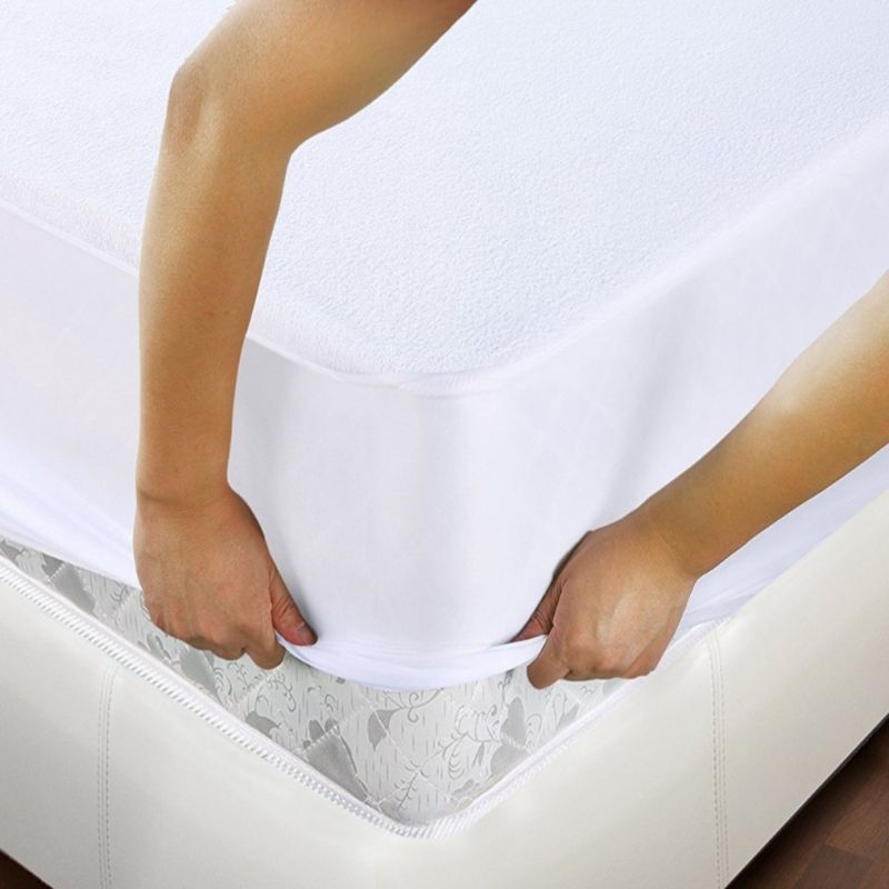 Husa protectie pat din frotir bumbac 100% impermeabila pentru saltea de 140×200 cm Alb