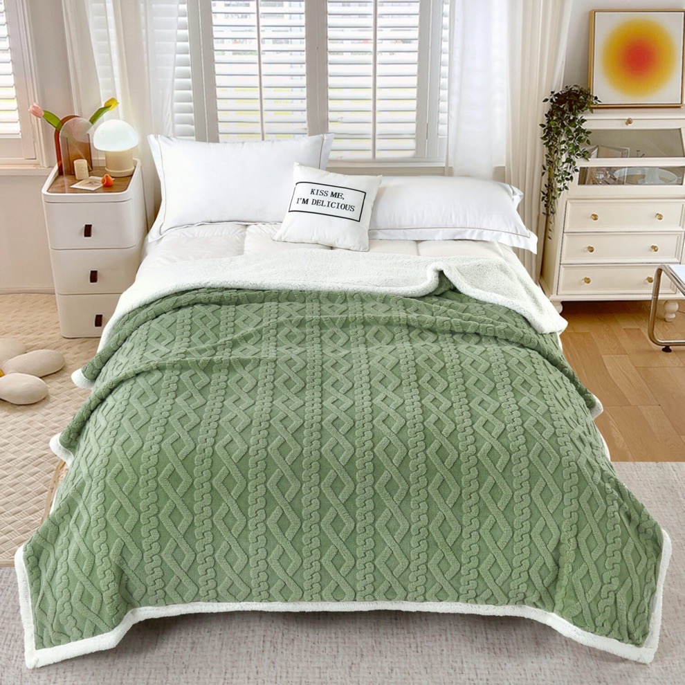 PATURĂ TRICOT CU BLĂNIȚĂ – VERDE